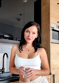 Alie Bloom